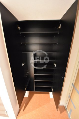 Luxe西長堀の収納|Luxe西長堀（ラグゼ西長堀）　シューズボックス
