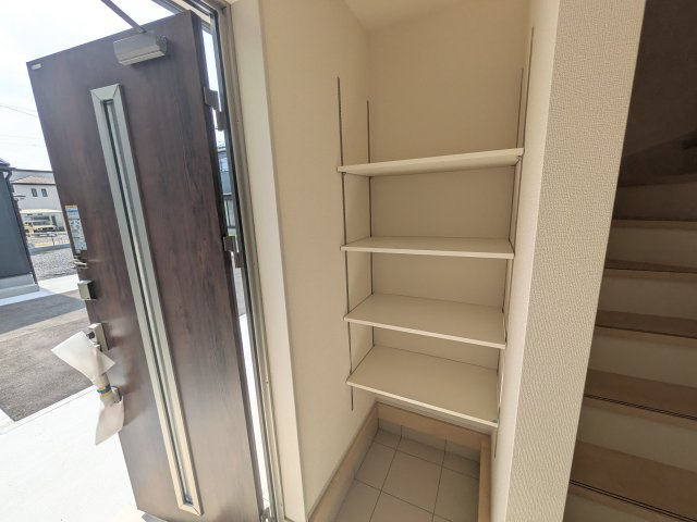 小美玉市羽鳥　13期　新築戸建て　4号棟の玄関