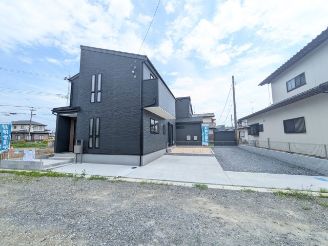 石岡市石岡　3期　新築戸建ての前面道路含む現地写真|現地案内会開催中です！ 平日のご見学も可能です。 お気軽にお問い合わせください♪ 【リアライズ不動産】 0297-86-8370まで♪