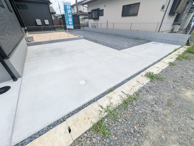 石岡市石岡　3期　新築戸建ての駐車場|駐車は3台可能です♪