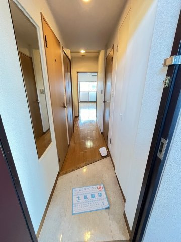 神戸市東灘区岡本２丁目の賃貸マンションの玄関