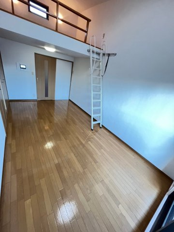 神戸市東灘区岡本２丁目の賃貸マンションの居間・リビング