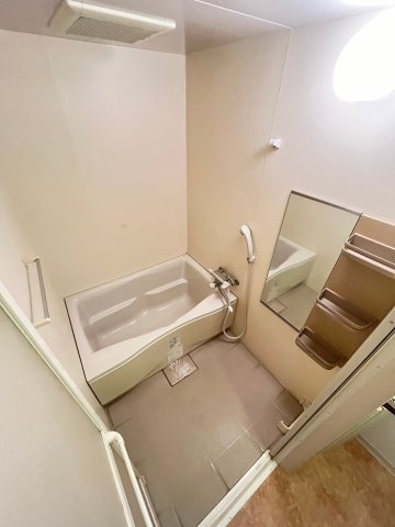 神戸市東灘区岡本２丁目の賃貸マンションの浴室