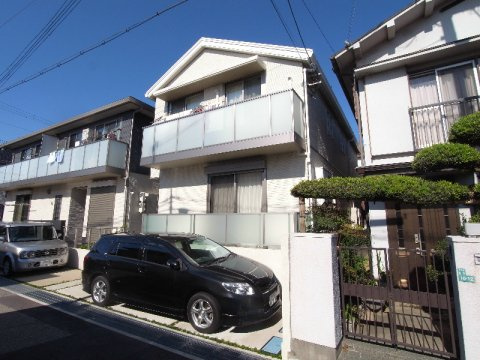 西宮市下大市東町のアパート
