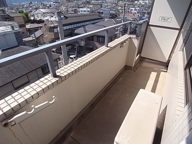 神戸市東灘区魚崎西町４丁目の賃貸マンションのバルコニー
