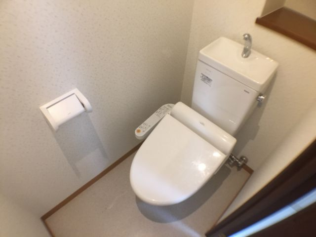 神戸市灘区城内通５丁目の賃貸マンションのトイレ