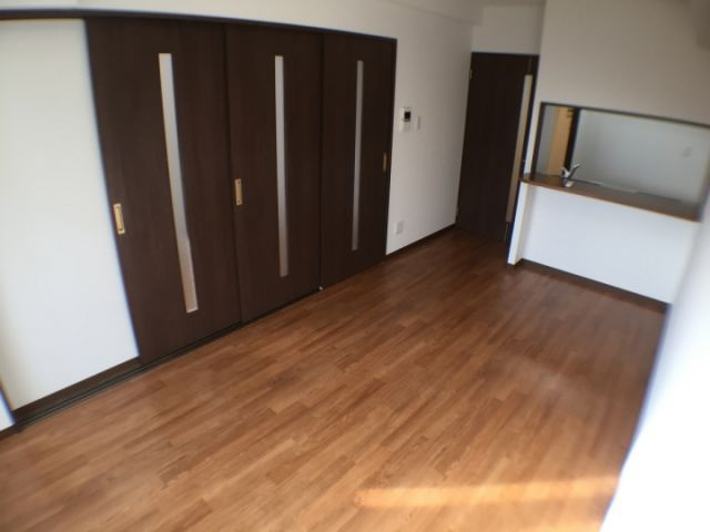 神戸市灘区城内通５丁目の賃貸マンションの居間・リビング