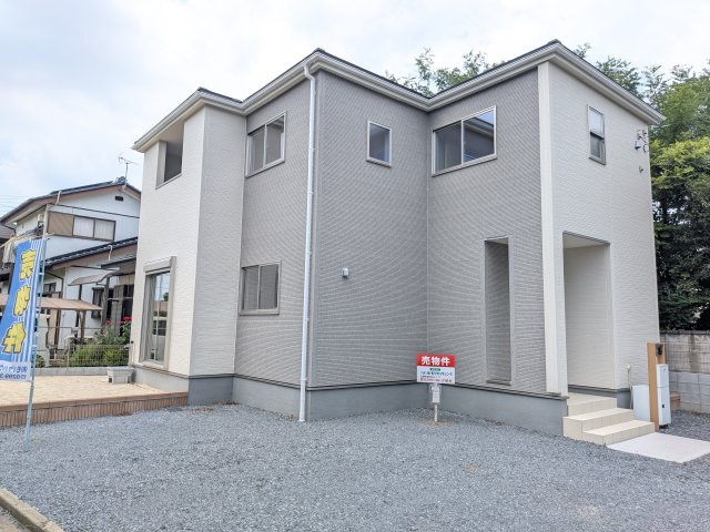 第1　石岡市旭台　新築戸建ての外観|【月々5万円台〜】
写真だけでは伝わらない快適さを、ぜひ現地で体感しませんか？
即日見学可能です！平日のご案内も可能です♪
お気軽にお問合せください！