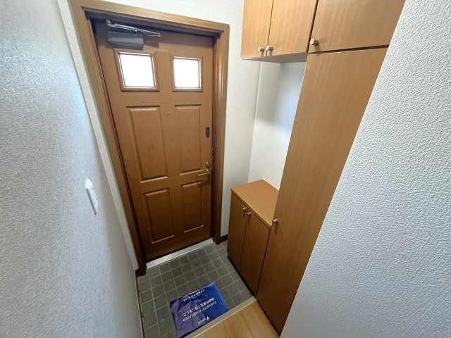 シャトレーゼ壱番館の玄関