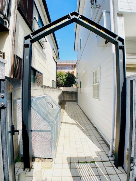 アーデル飛田給のエントランス