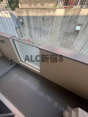 シェモワ新宿のバルコニー