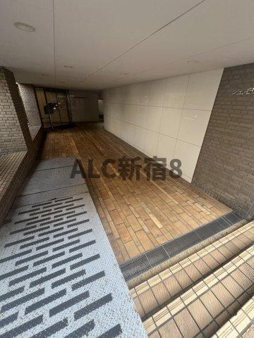 シェモワ新宿のエントランス