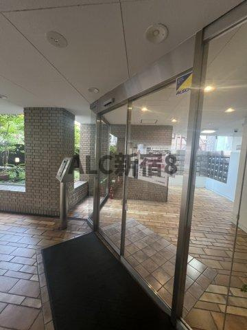 シェモワ新宿のロビー