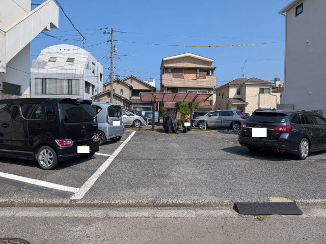 吉本ビルの駐車場