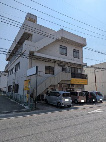 吉本ビルの外観