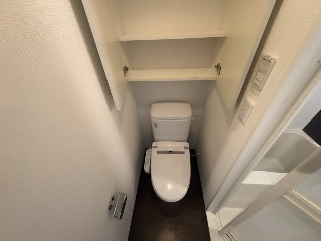 ハピネス江坂の玄関