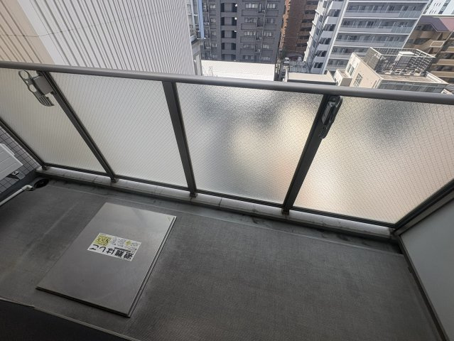 ハピネス江坂のバルコニー