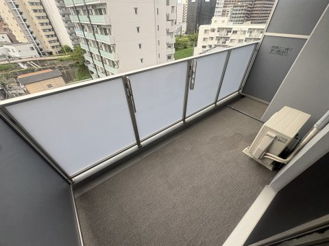 セレニテ江坂エクラのバルコニー