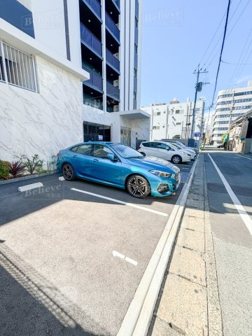 エクストラパレスの駐車場|駐車スペースもあります☆
