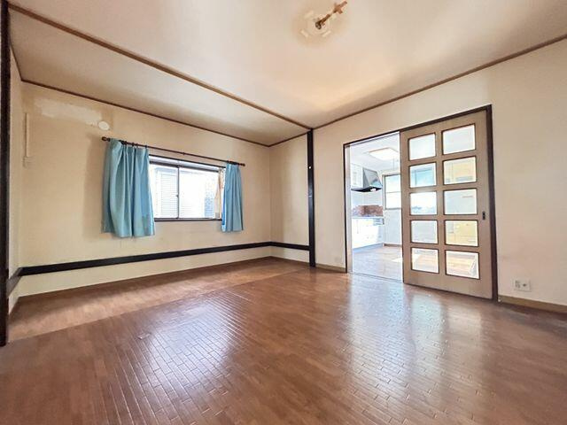 宇都宮市宝木町2丁目　5DK　中古住宅の居間・リビング