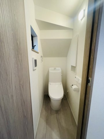 西浅草1丁目中古戸建のトイレ