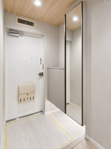 メゾンエクレーレ南千住の玄関