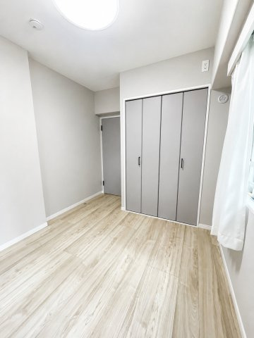 メゾンエクレーレ南千住の洋室