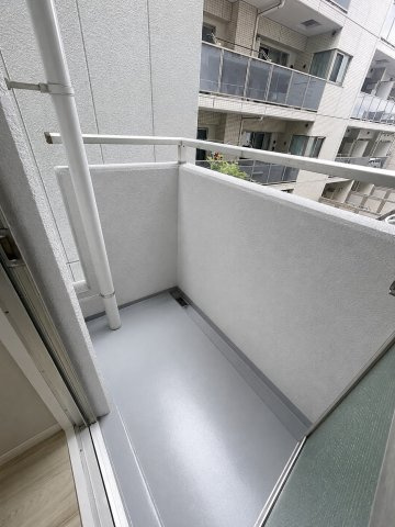 メゾンエクレーレ南千住のバルコニー