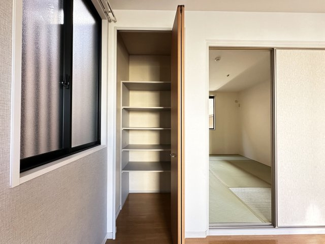 シャーメゾン愛宕山 B棟の収納