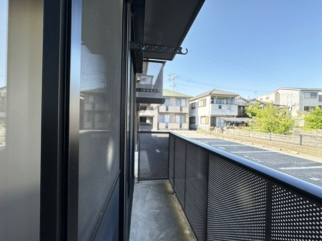 シャーメゾン愛宕山 B棟のバルコニー