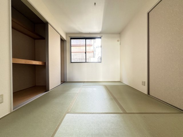 シャーメゾン愛宕山 B棟の和室