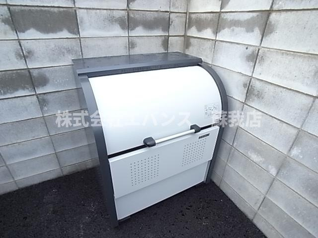 【その他共用部分】 | クレストコート葛城 | 隣の同型の物件写真になります。