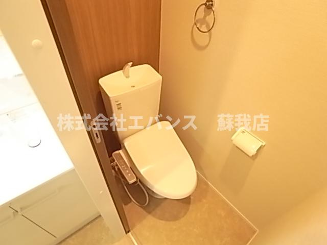 【トイレ】 | クレストコート葛城 | 隣の同型の物件写真になります。