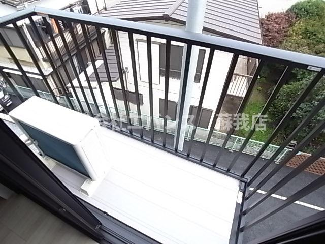 【バルコニー】 | クレストコート葛城 | 隣の同型の物件写真になります。