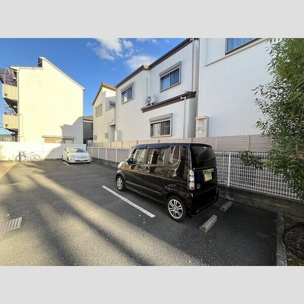 メゾネットエスぺランサの駐車場