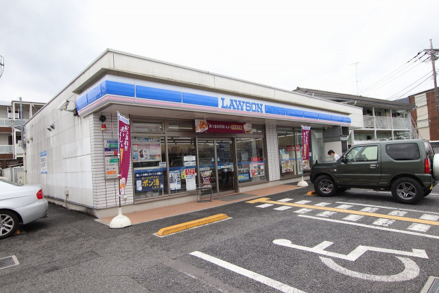ローソン 富士見水谷店まで270ｍ