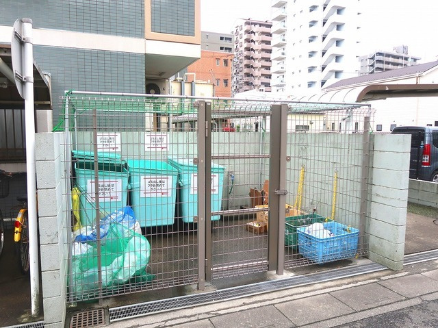 居住者専用ゴミ置場です♪