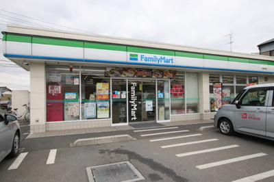 ファミリーマート川越的場店まで500ｍ