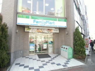 ファミリーマート新八柱駅前店まで750ｍ