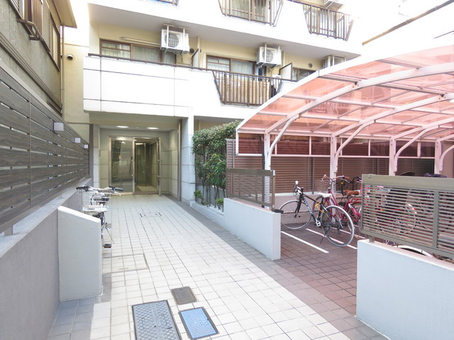 ☆建物入り口☆