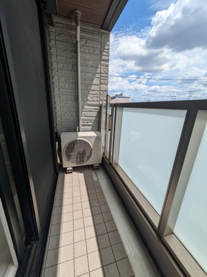 空調のきいたラグジュアリーな共用部。
