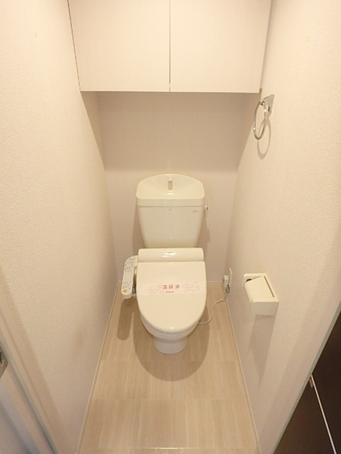 温水洗浄便座、上部物置あります