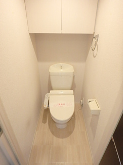 温水洗浄便座、上部物置あります