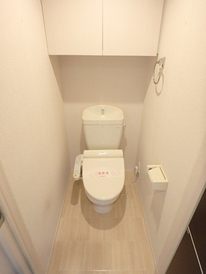 温水洗浄便座、上部物置あります