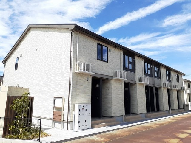ヒカルサ高岡角イーストの外観|外観もきれいです
