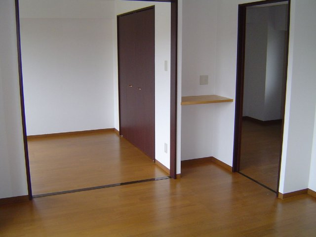 ルミエール園原の洋室