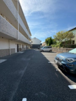 ルミエール園原の駐車場