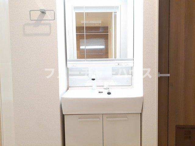 オランジェリーの洗面所|忙しい朝には欠かせない洗面所です