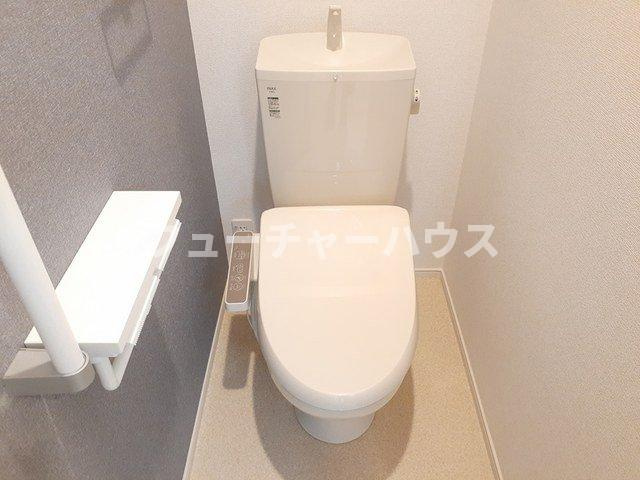 オランジェリーのトイレ|清潔感のあるトイレです