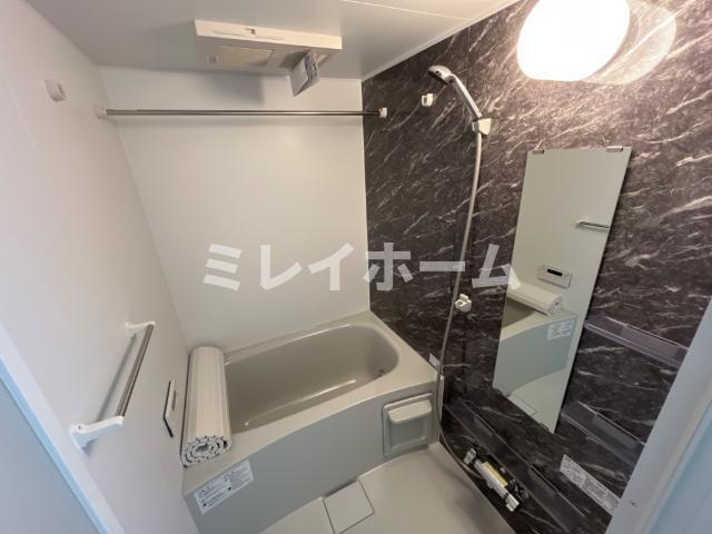 ソレイユ平和島の浴室